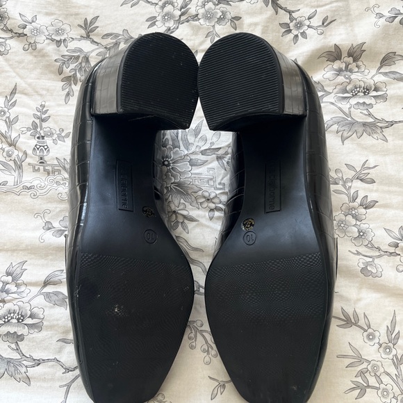 Liz Claiborne Black Croc-Embossed Loafers - Picture 2 of 3